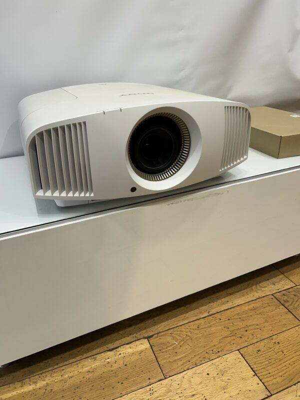 (Pre- Owned) Sony Projector VPL-VW520ES - Image 2